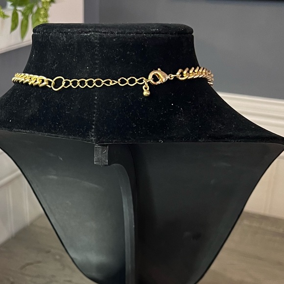 NWT statement necklace and clip earrings!!! Sooo bright and beautiful!! - Picture 8 of 9